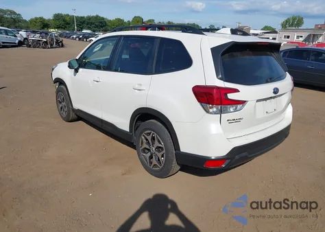 2023 Subaru Forester Premium z USA, uszkodzony, nr VIN JF2SKAEC8PH545002